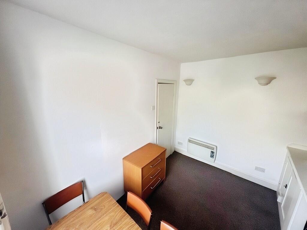 Additional Room (...