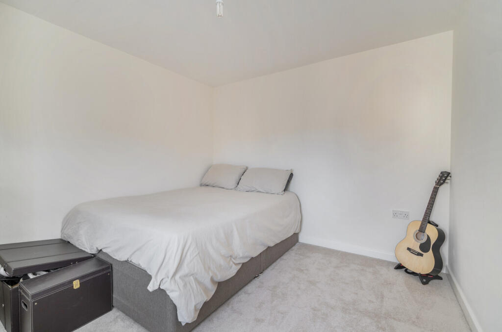 1384842-9-692585a...