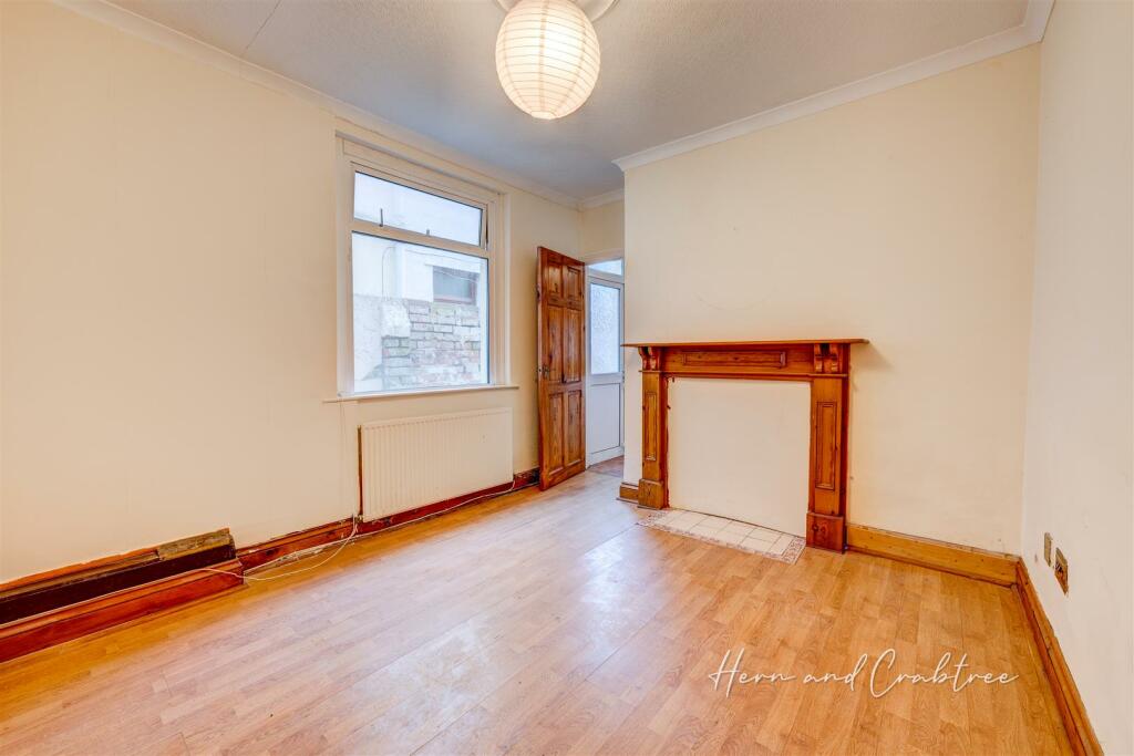 Dogfield Street, Cathays, HernCrabtree (5).jpg