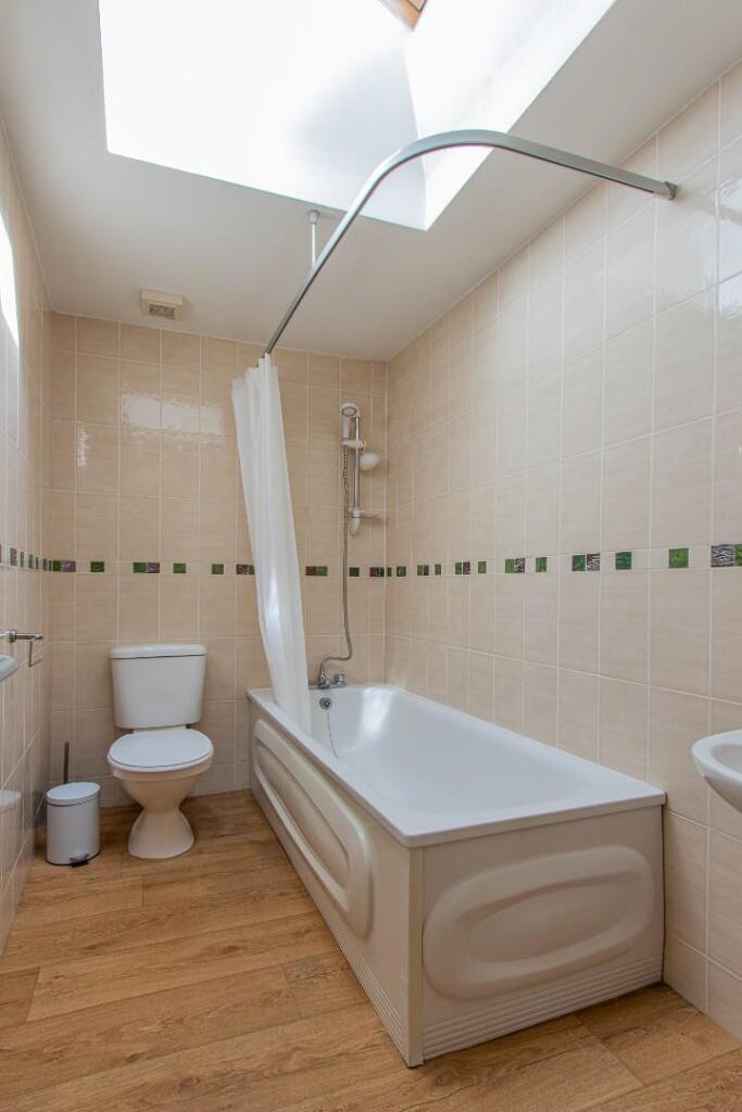 Newport Road 177a, 7-1.jpg