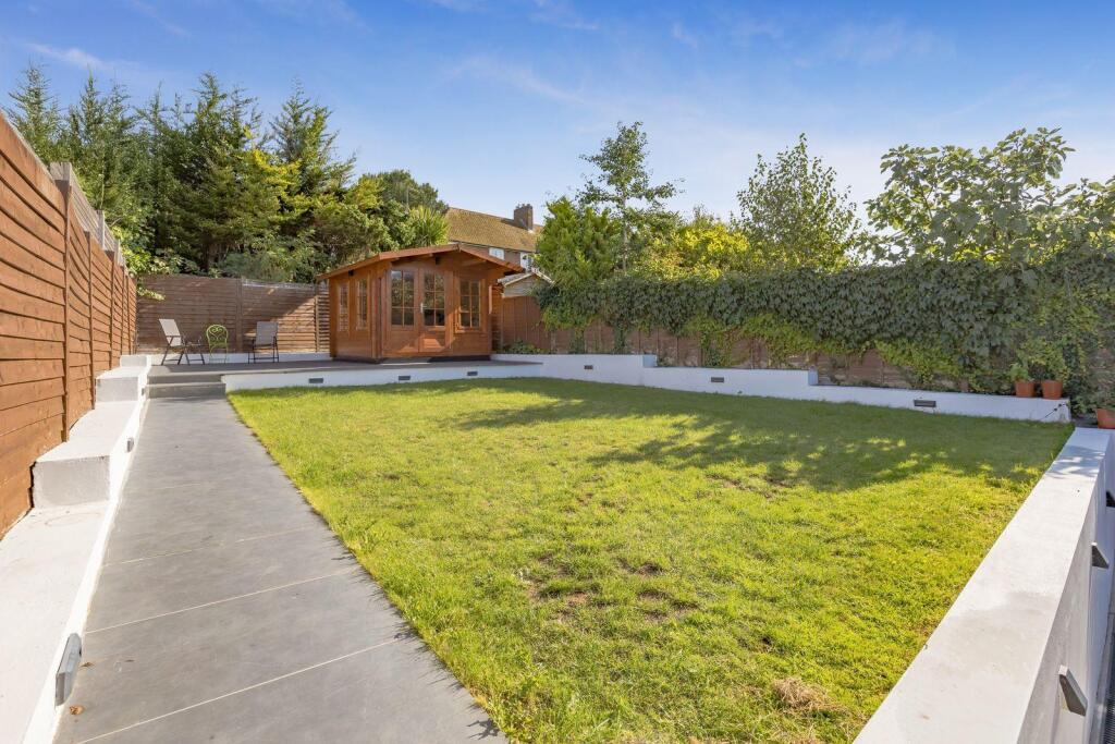 Hangleton Close 28 GARDEN LAWN.jpeg