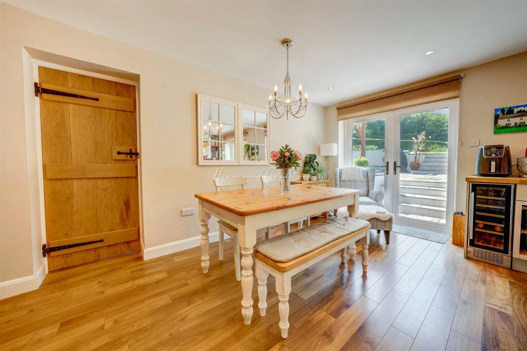 Rhiwbina Hill, Cardiff, HernCrabtree (20).jpg