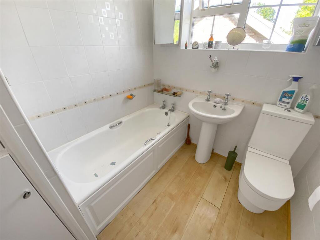 Bathroom.jpg