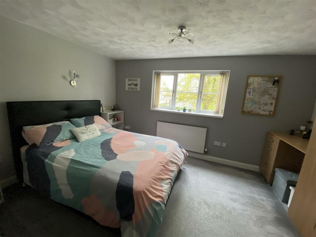 Bedroom no.1 front double master: