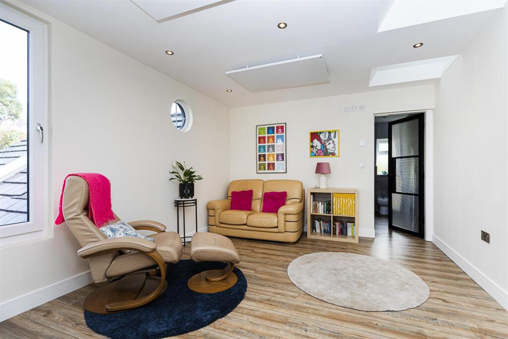 Bramleys Estate Agents - Cumberland Avenue - Fixby