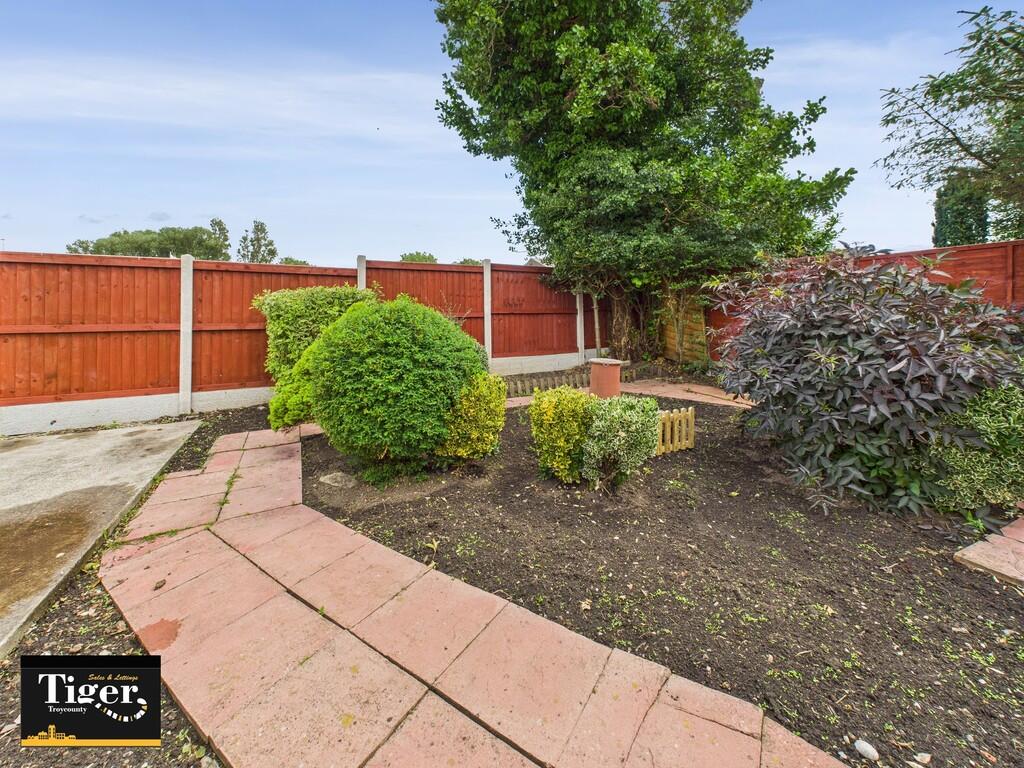 CAM02176G0-PR0625...