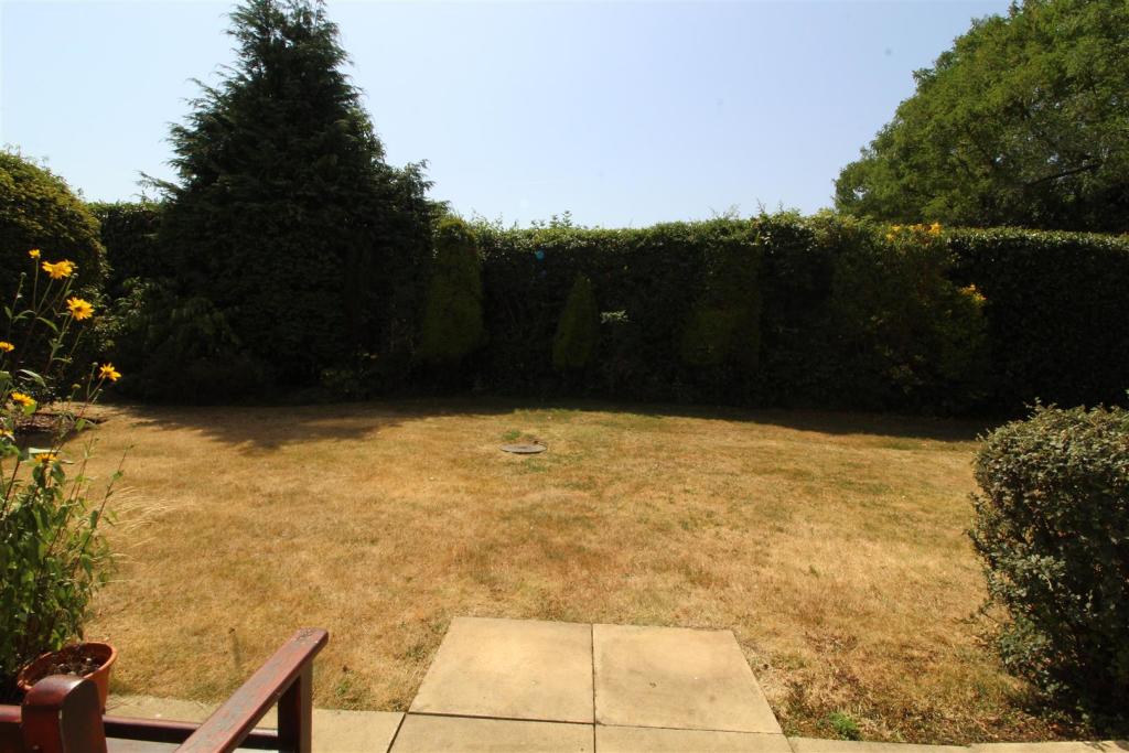 Garden access.JPG
