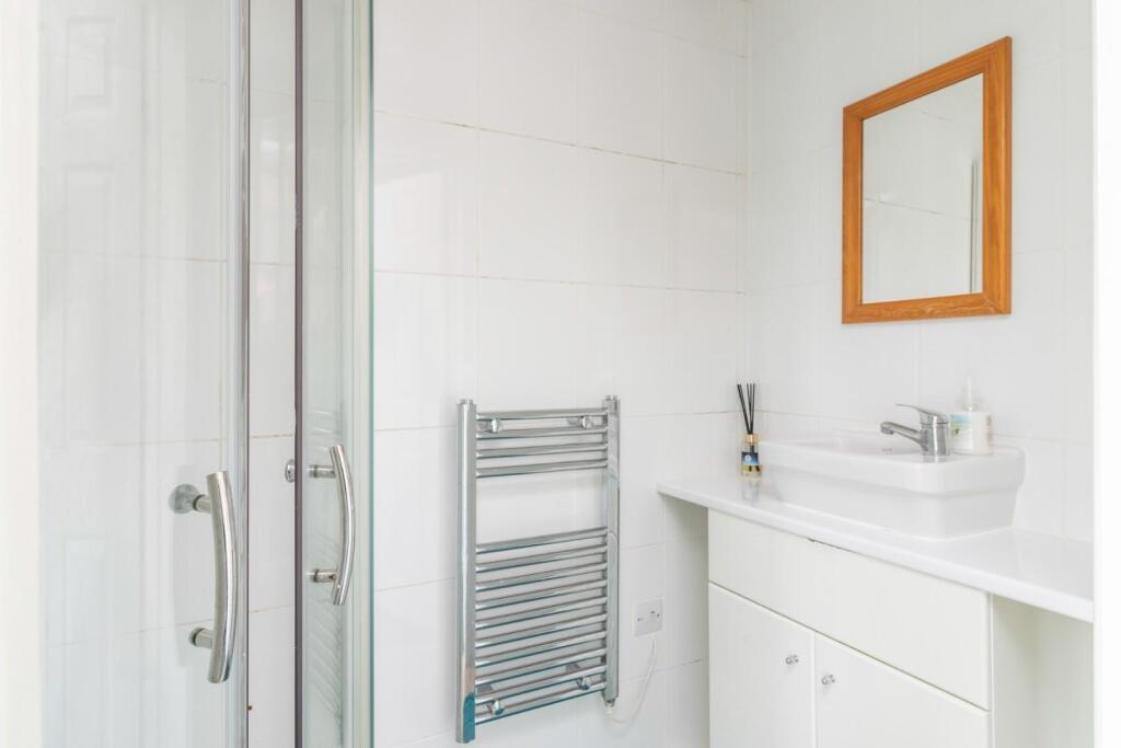 Britannia Avenue, Dartmouth-25.jpg