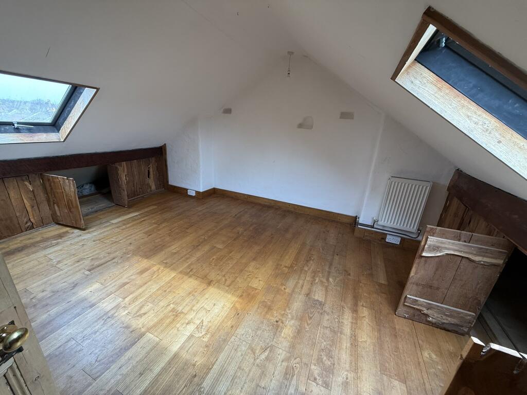53 Greenbank bedroom