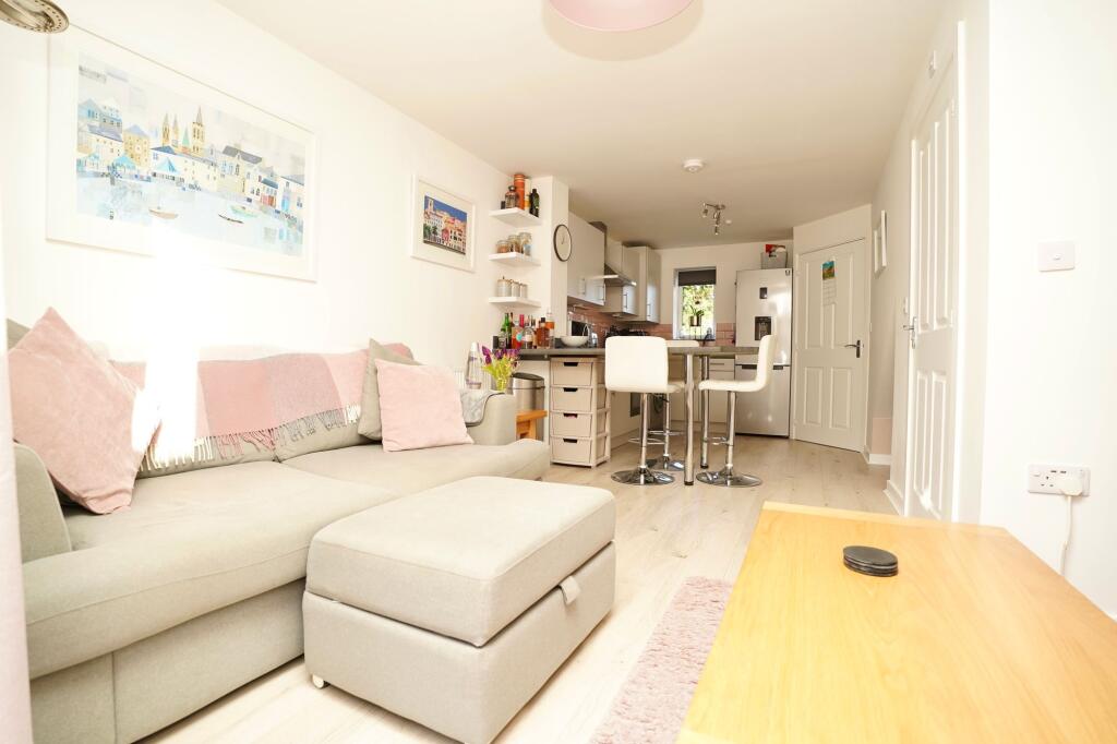 Open Plan Living Room/Kitchen