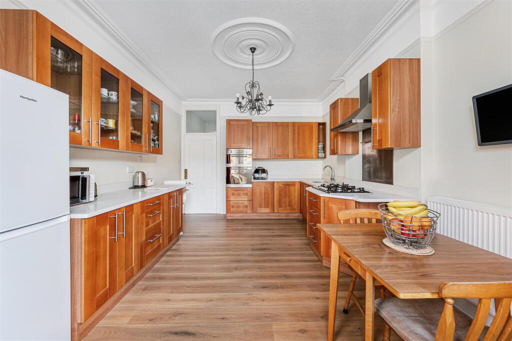 42 Lexden Road-5.jpg