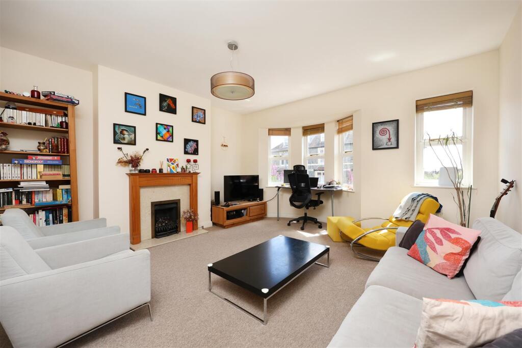 2 Worrall Place 1.JPG