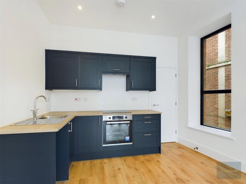 CAM03907G0-PR0035-ST