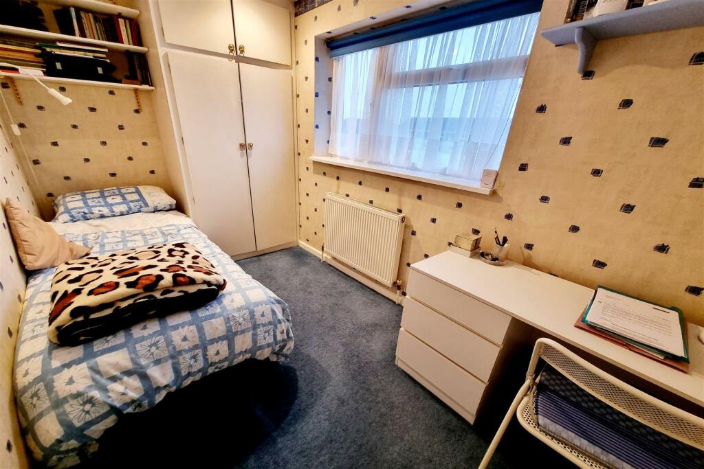 BEDROOM 3: