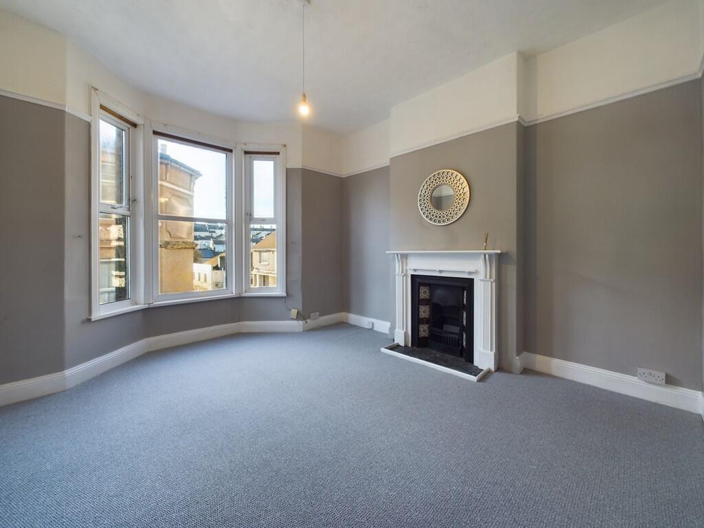 CAM02091G0-PR0135...