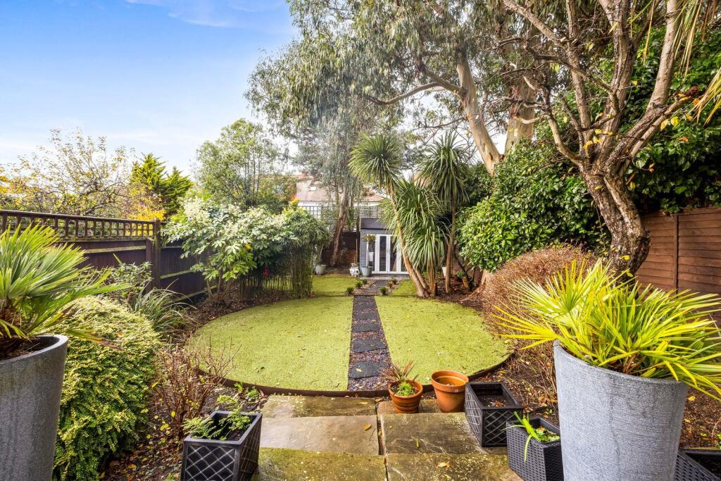 Woodhouse Road 48 GARDEN FROM REAR.jpeg