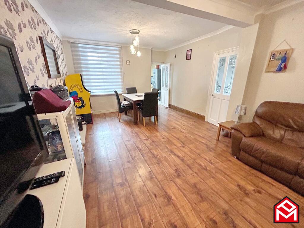 Open Plan Lounge/ Dining Room