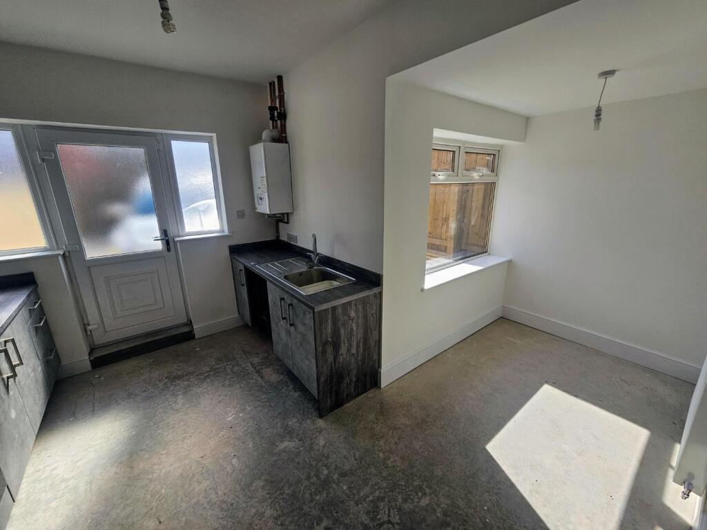 Kitchen &amp; Breakfast Area