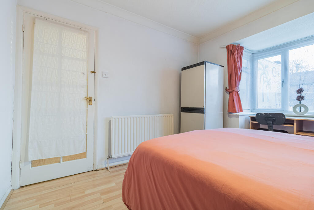 Morley-Road-Sutton-semi-detached-house-IMG_4883-HD