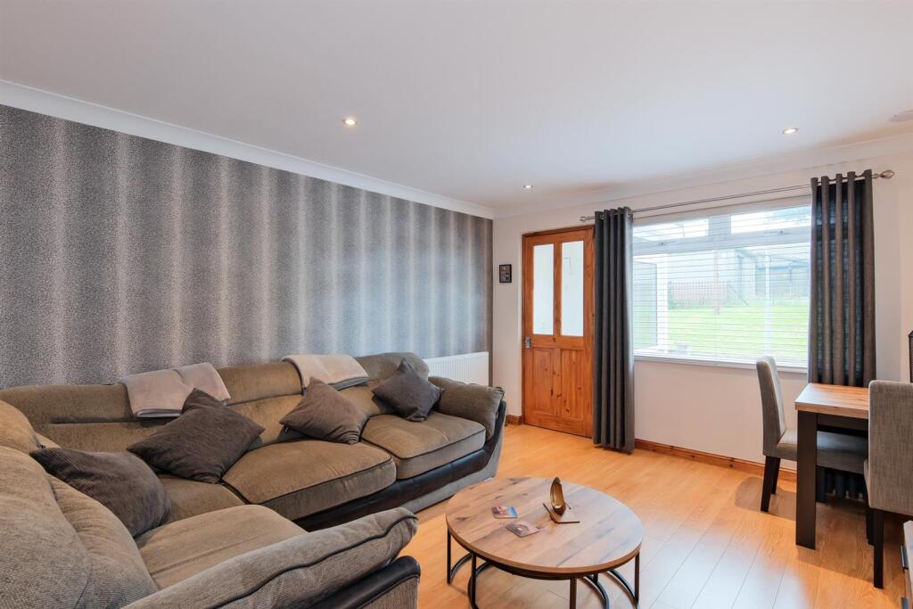 013-32 Currieside Place, Shotts, ML7 4AL.jpg