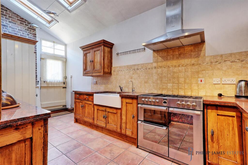 IMG_8177_8_9_easyHDR-interior3.jpg