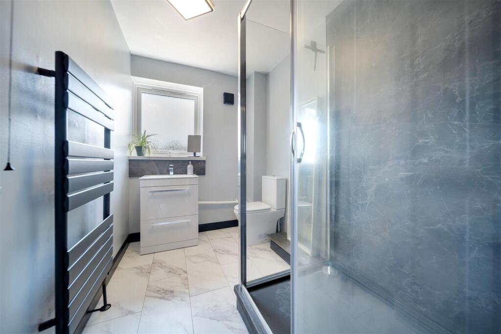 38 Rendlesham Rd-15.jpg