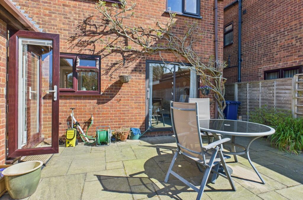 CAM02545G0-PR0378-STILL018