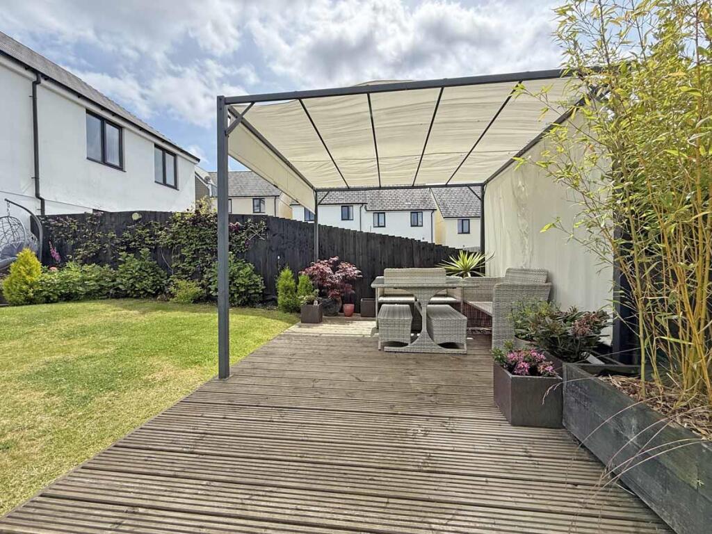 Ivy Drive 27 - Garden 5.jpg