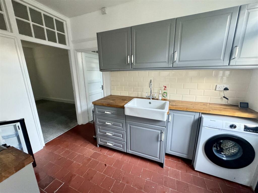 Kitchen 2 3 Penmoel.jpeg