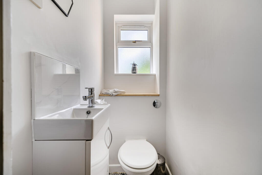 24-681b5ec870f06-...