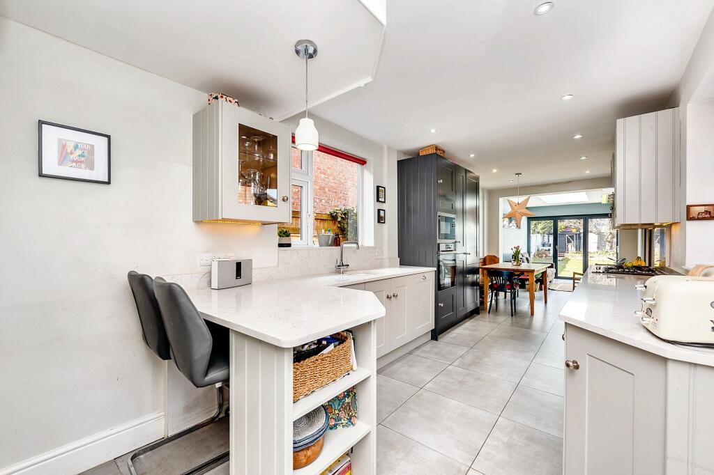 Kitchen/dining/lounge