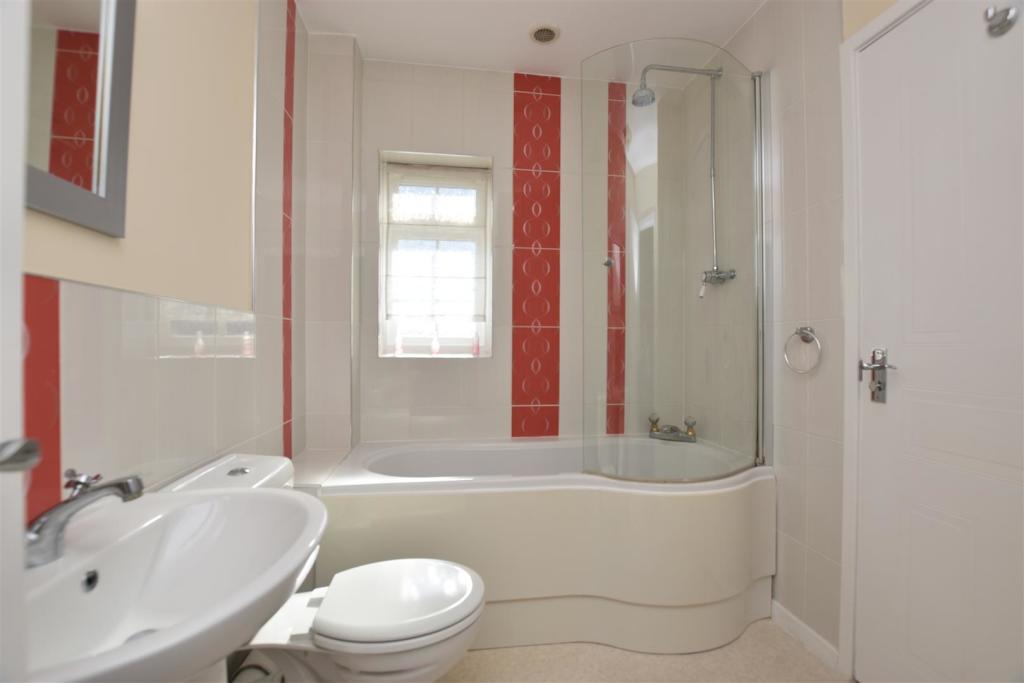 Bathroom.JPG