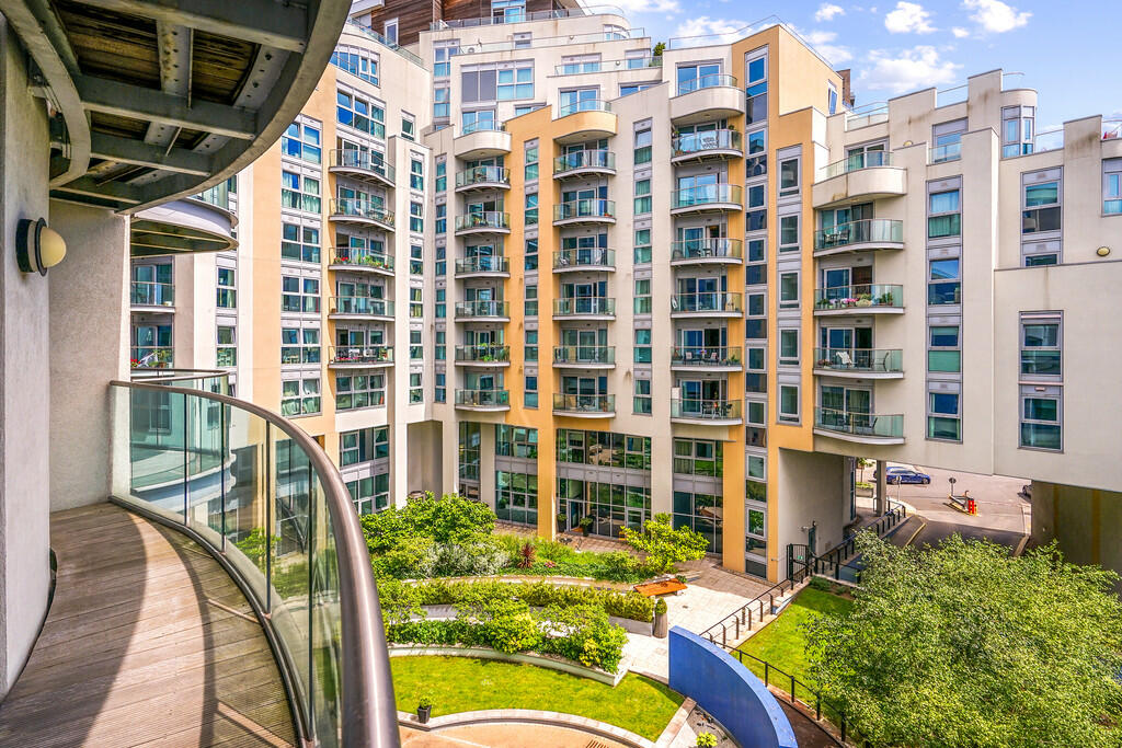 Vicentia Court (7...