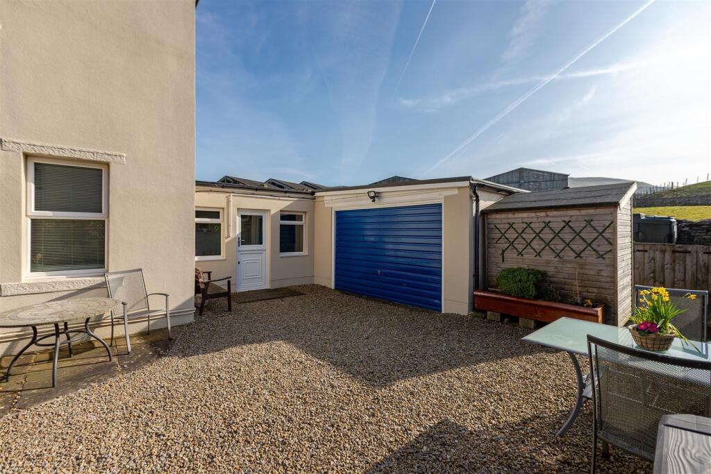 Attached Garage