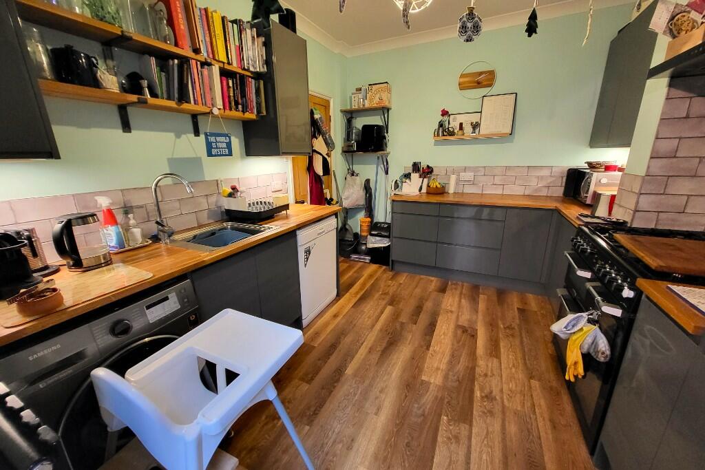 Kitchen (2) 