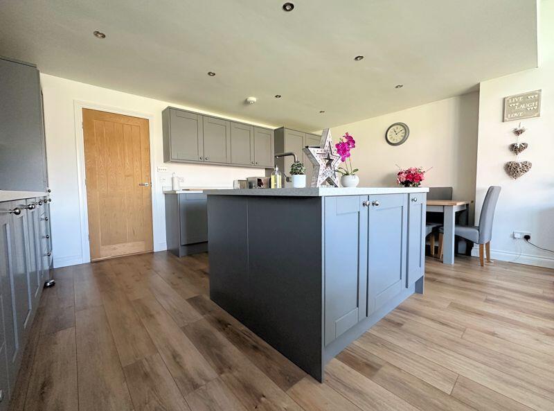 Kitchen/Dining Area