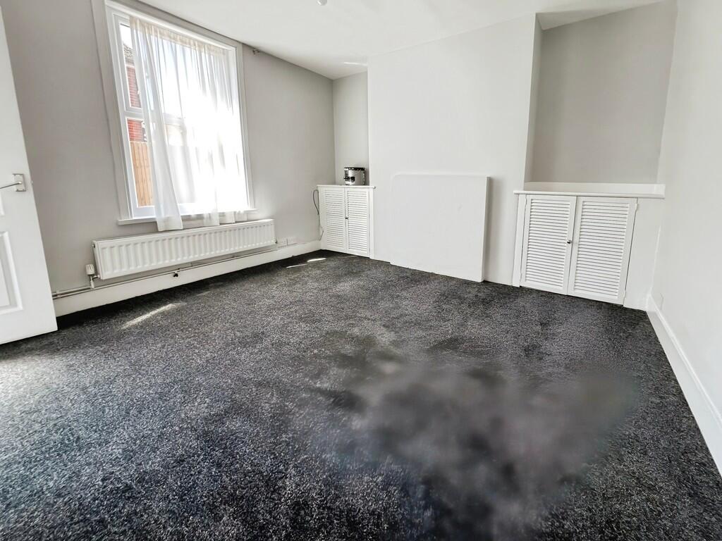 d1a242e5-living 2...