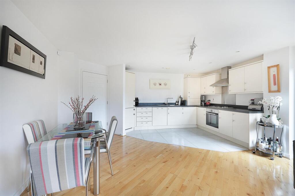 Kitchen/Lounge