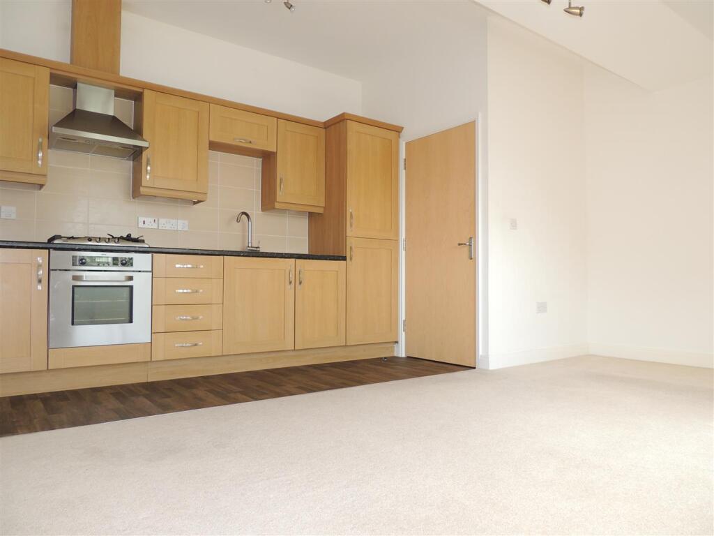 Kitchen / Lounge / Diner
