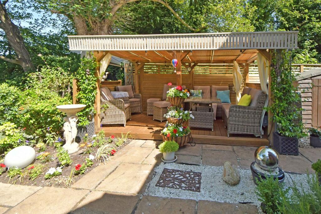 Paved courtyard garden