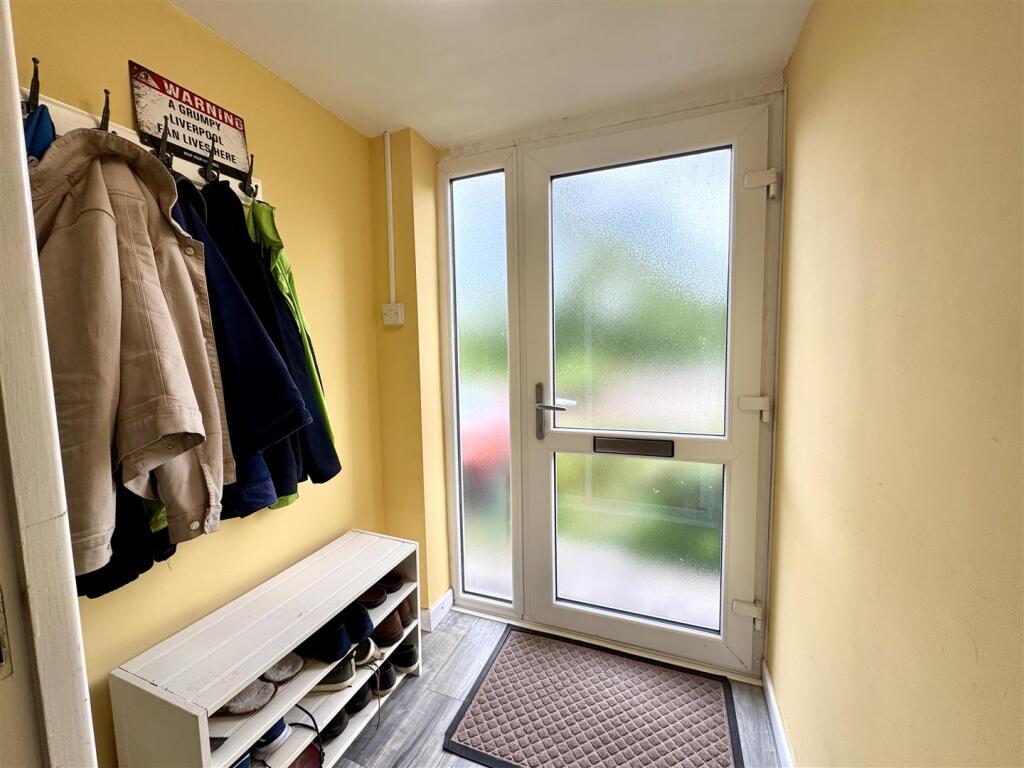 ENTRANCE PORCH