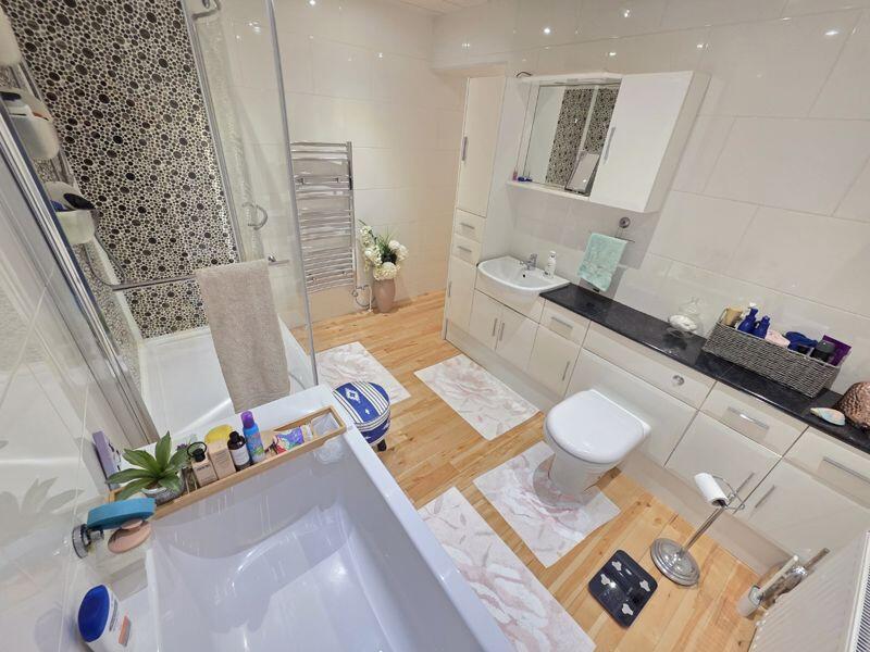 Bathroom &amp; Shower Room