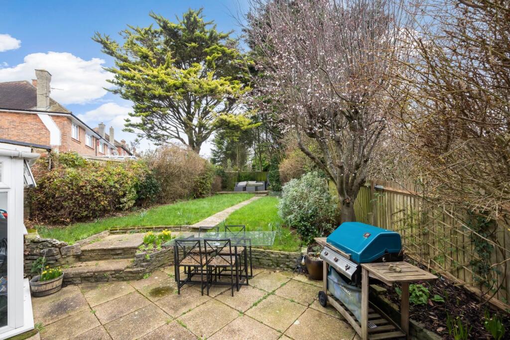 King George VI Drive 11-015.jpg