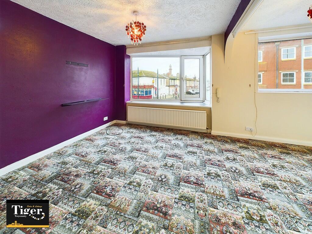 CAM02176G0-PR0395...