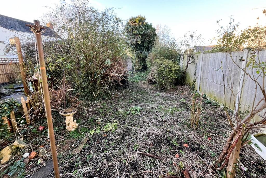 19 Moorend Road, Leckhampton, Cheltenham, Gloucest