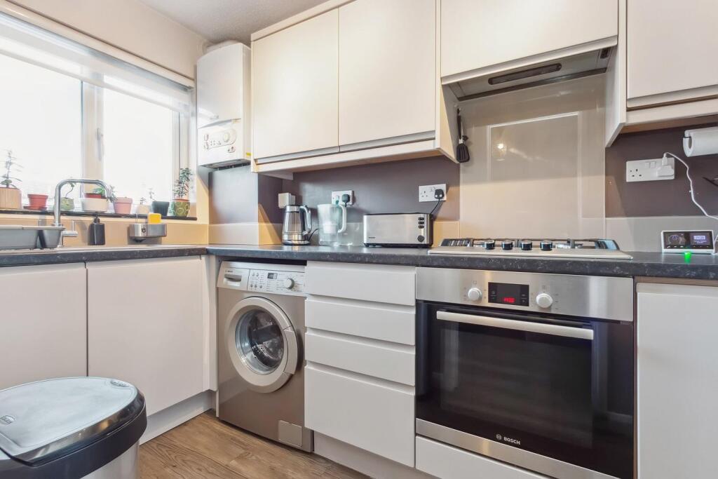 10 Willow View SW19  003.jpg