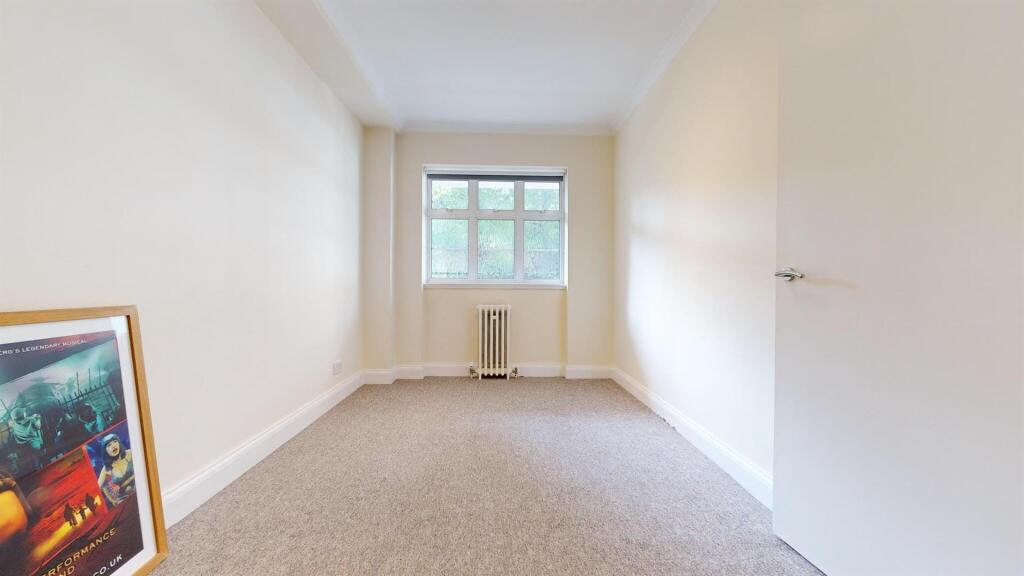 30RCbedroom2.2.jpg