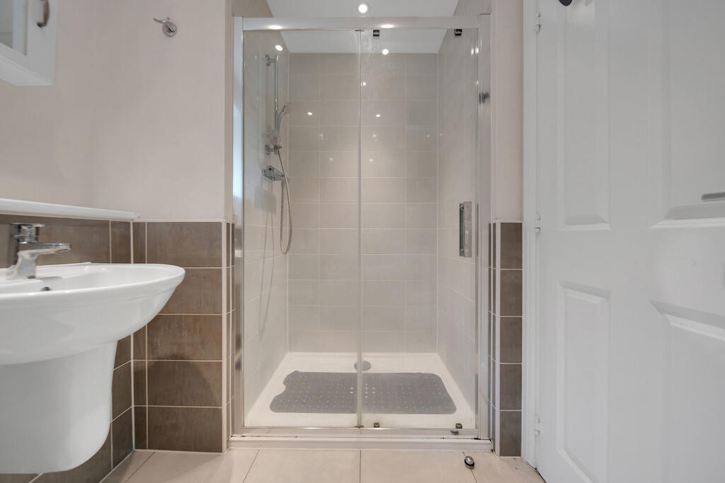 73 Ribbans Park R...