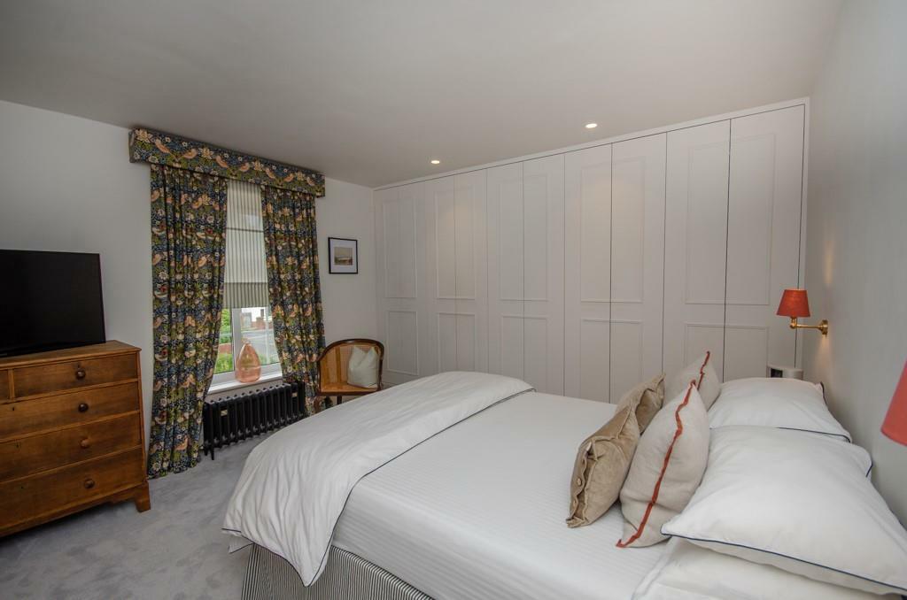 Master bedroom.jpg