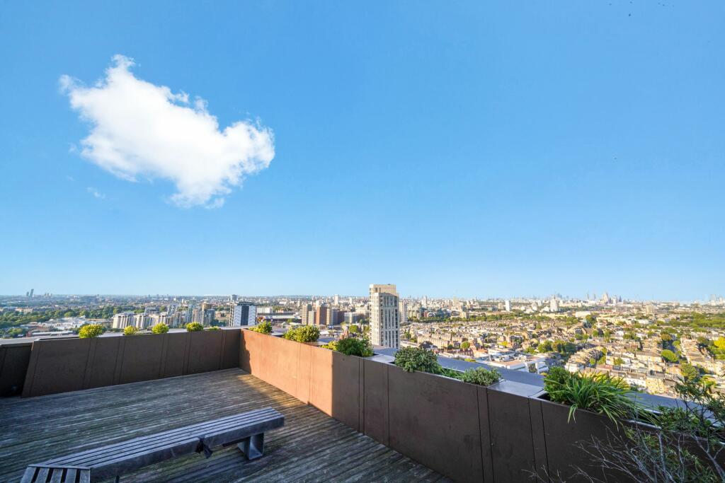 Mapleton Crescent, London, SW18